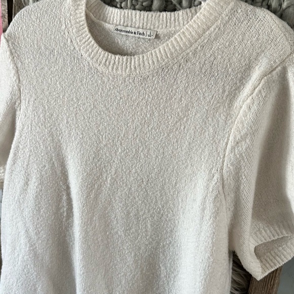 Abercrombie & Fitch Women's Short Sleeve Sweater Crewneck Top - Picture 3 of 4